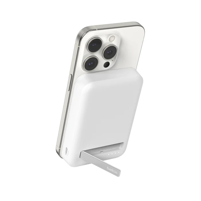 Batería externa de 8,000 mAh Qi2 MagSafe con soporte de Belkin - Blanco