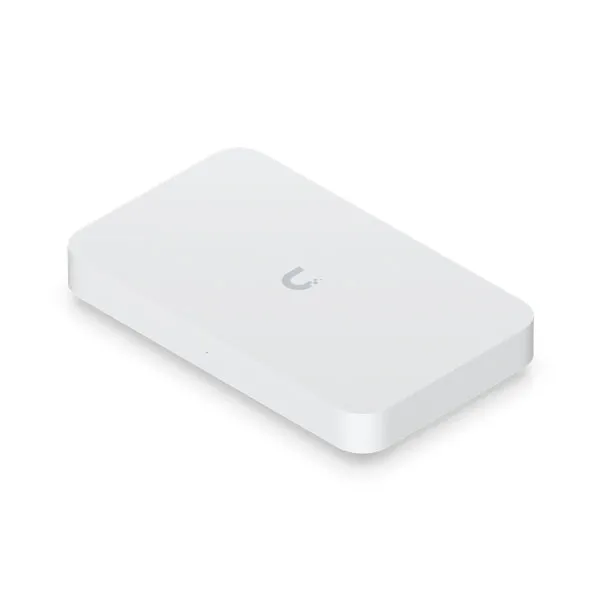 Cloud Gateway Ubiquiti Desktop 10G independiente con switch 4 puertos 2.5 GbE integrado