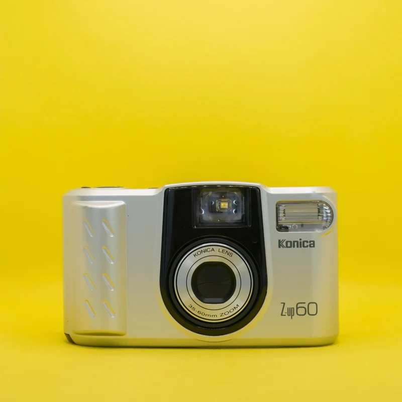 Konica Z-UP 60 - Cámara Analógica Compacta de 35mm